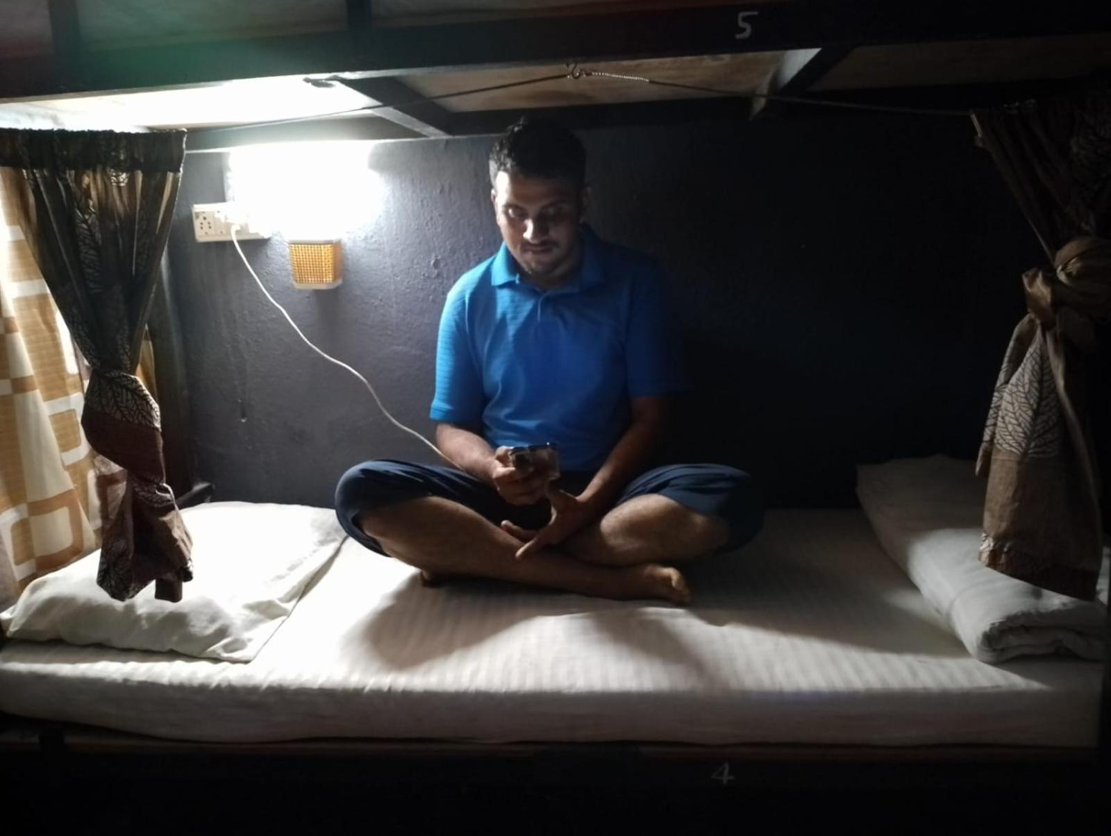 Bapuji Dormitory Hostel Mumbai Exterior photo